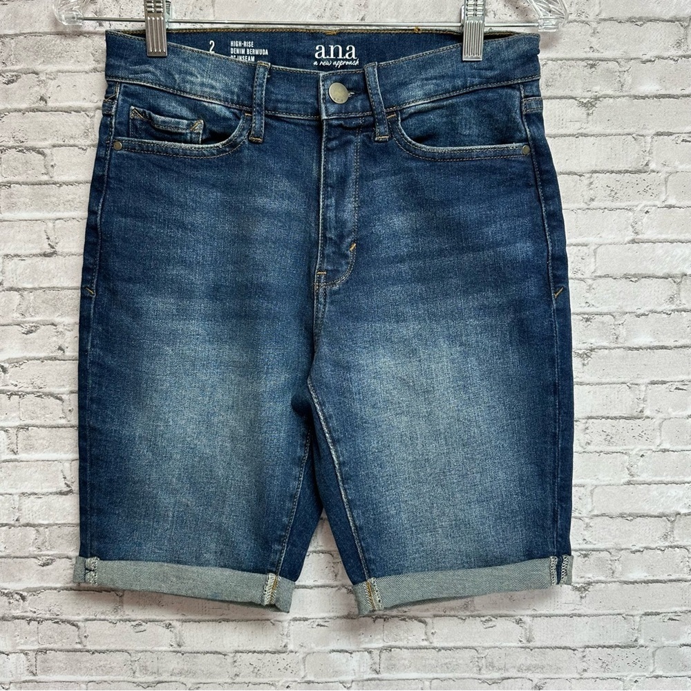 a.n.a. A New Approach Women's Shorts Size 2 High Rise Denim Bermuda Jean Cuffed